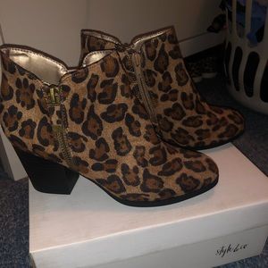 Leopard booties never worn